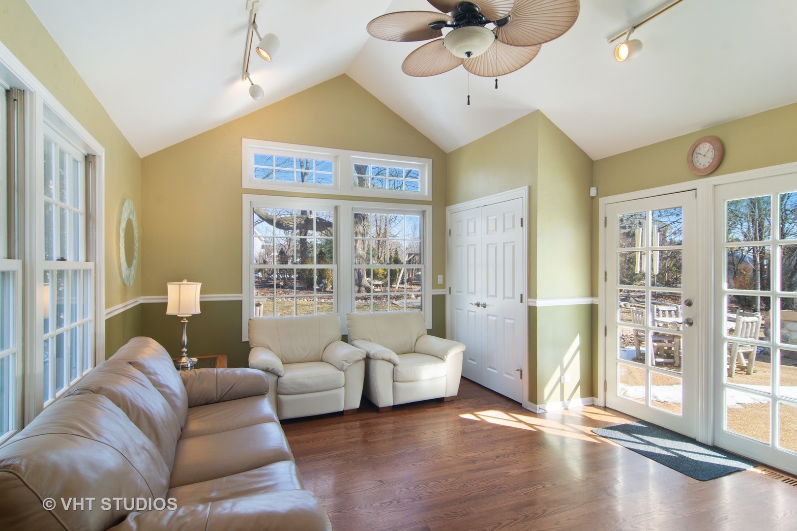2140 West Baldwin Road Inverness, IL 60067 - Photo 9 of 32 a living room with furniture and a large window