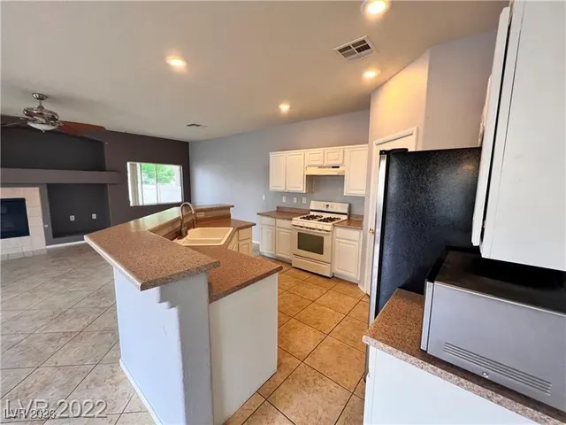 $1,595 | 6024 Mustang Breeze Trail, Unit 103, Henderson, NV 89011