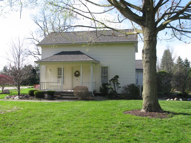 8310 Popp Road Fort Wayne, IN 46845 - Photo 2 of 30