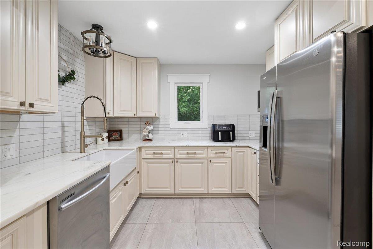 48200 Judd Road Belleville, MI 48111 - Photo 24 of 45 ---