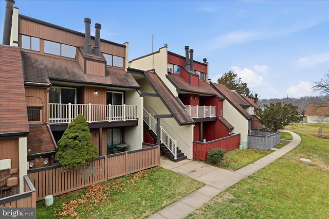 $305,000 | 8048 Pantano Place, Unit 8, Alexandria, VA 22309