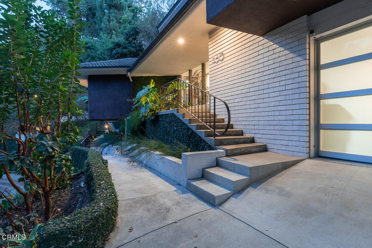 960 Ellington Lane Pasadena, CA 91105 - Photo 3 of 53 960 Ellington Ln_535_mls