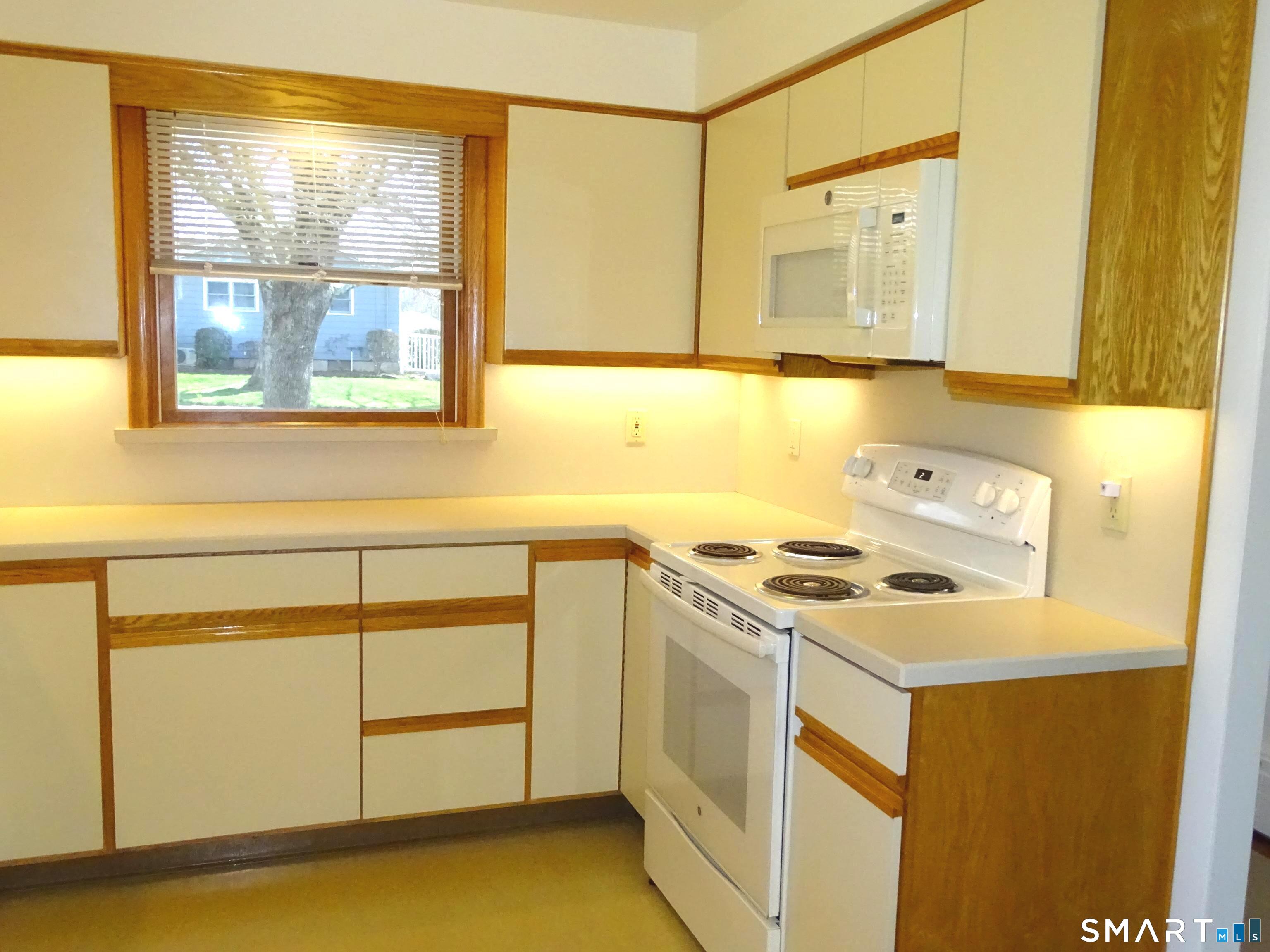 62 Ark Road Branford, CT 06405 - Photo 5 of 23