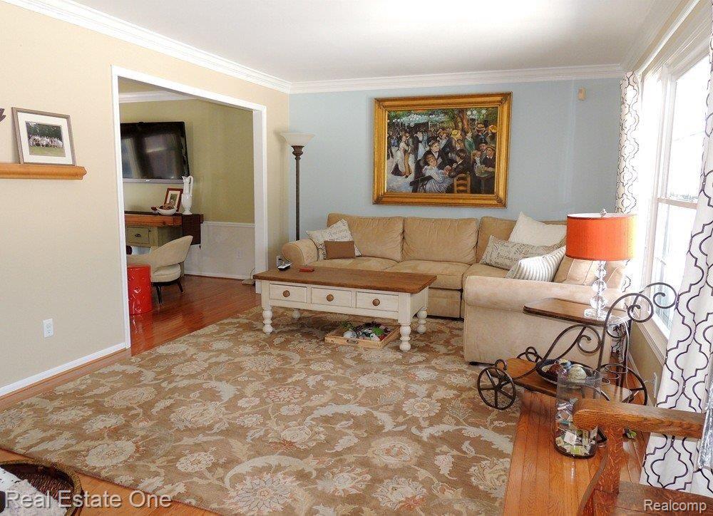 5188 Aintree Road Rochester, MI 48306 - Photo 3 of 25 Formal LIVING ROOM