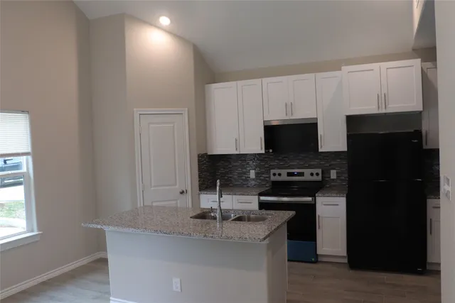 $1,395 | 9810 Arbor Oak, Willis, TX 77318