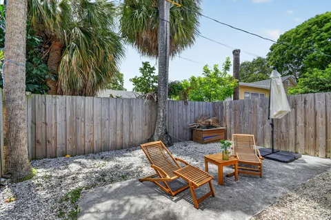 $2,040,000 | 4811 North Flagler Drive, West Palm Beach, FL 33407