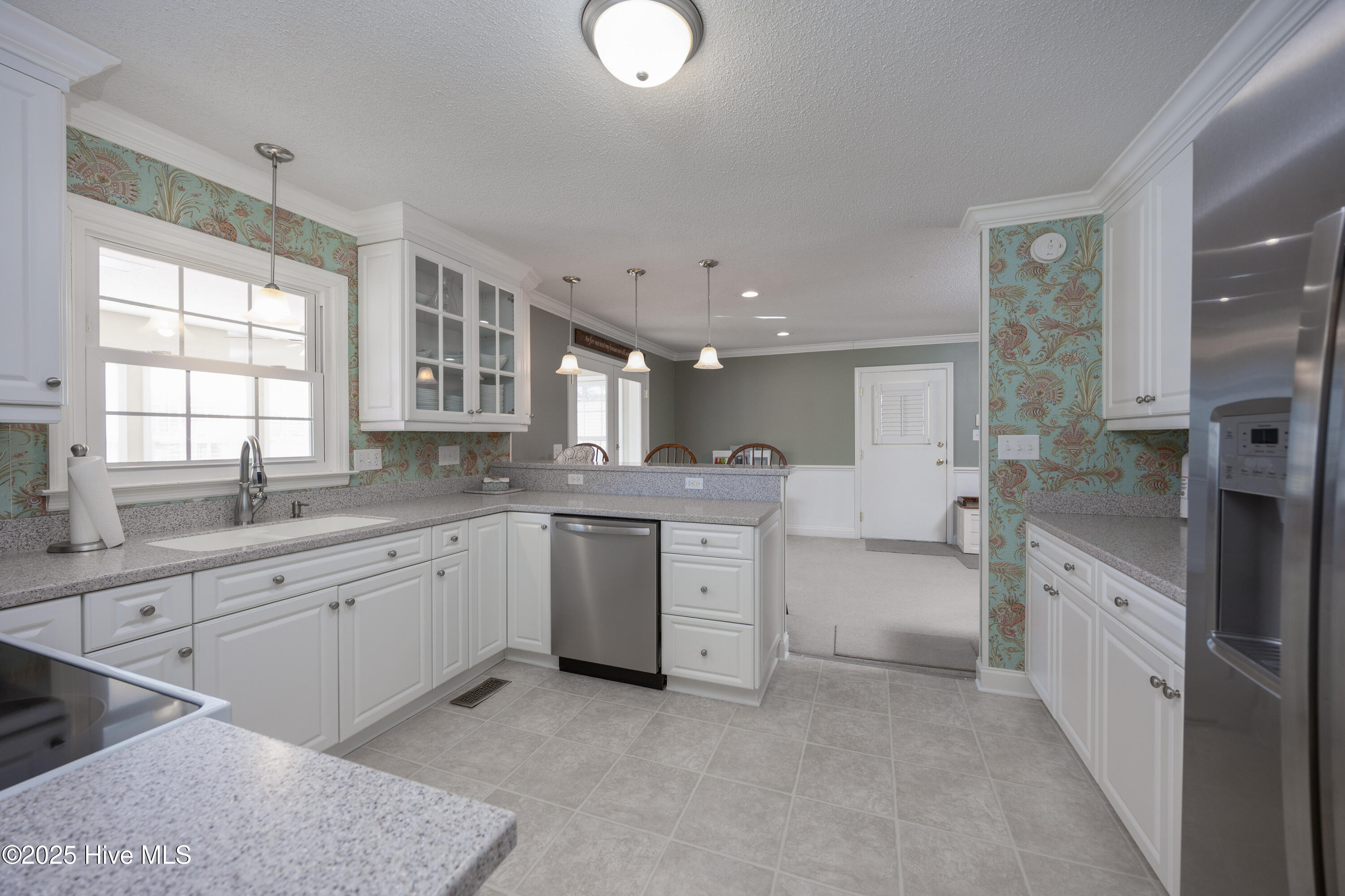 402 Willow Road Clinton, NC 28328 - Photo 7 of 31 402 Willow Rd12