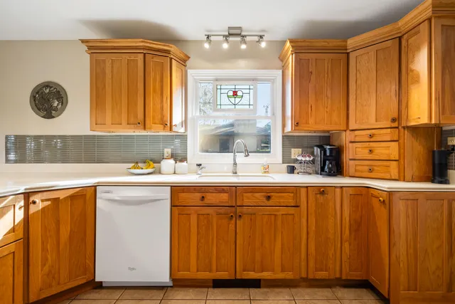 $815,000 | 16 North Basilica Avenue, Hanahan, SC 29410