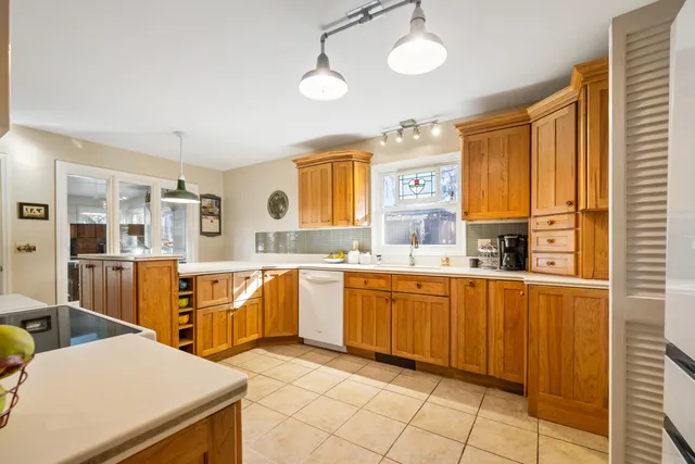 $815,000 | 16 North Basilica Avenue, Hanahan, SC 29410