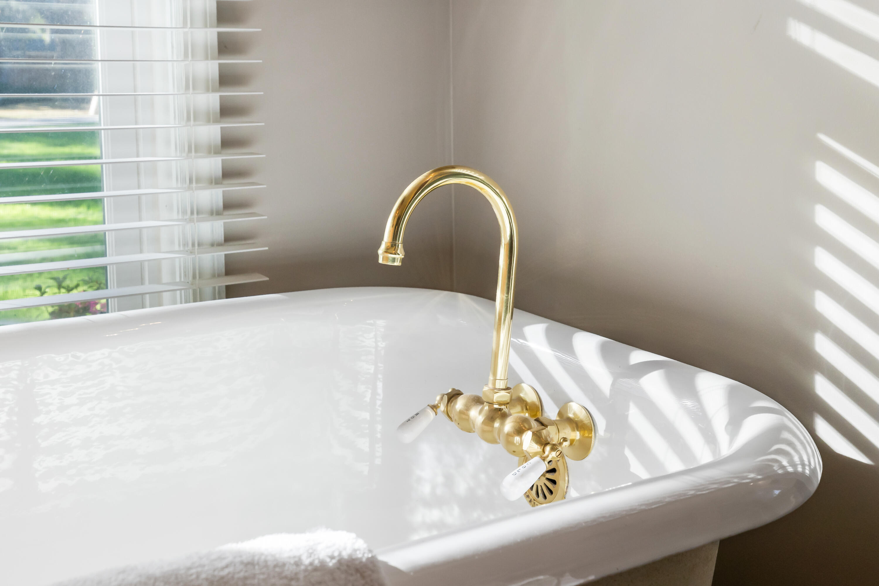 16 North Basilica Avenue Hanahan, SC 29410 - Photo 30 of 64 Claw foot tub