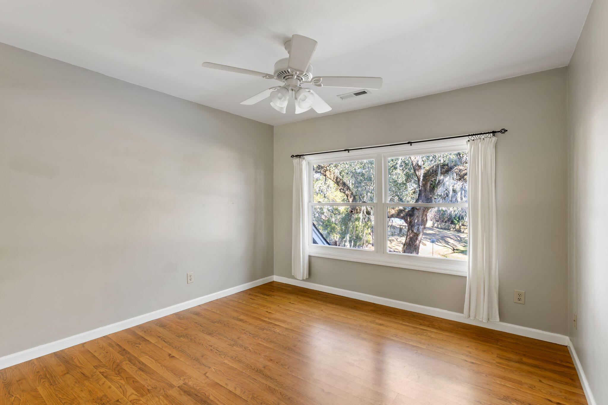 16 North Basilica Avenue Hanahan, SC 29410 - Photo 36 of 64 Bedroom 3