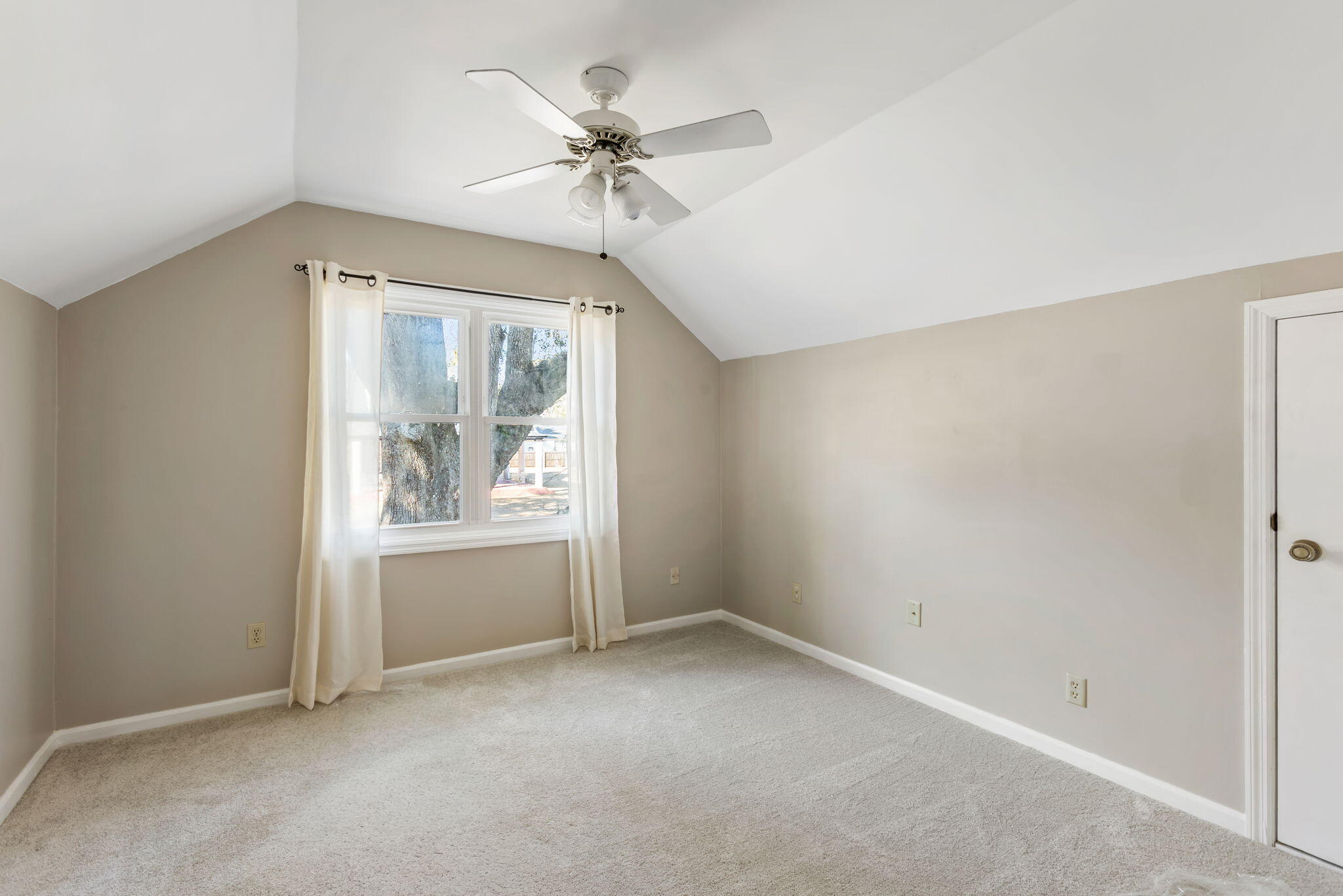 16 North Basilica Avenue Hanahan, SC 29410 - Photo 38 of 64 Bedroom 4