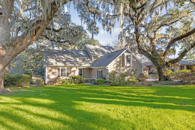 $815,000 | 16 North Basilica Avenue, Hanahan, SC 29410