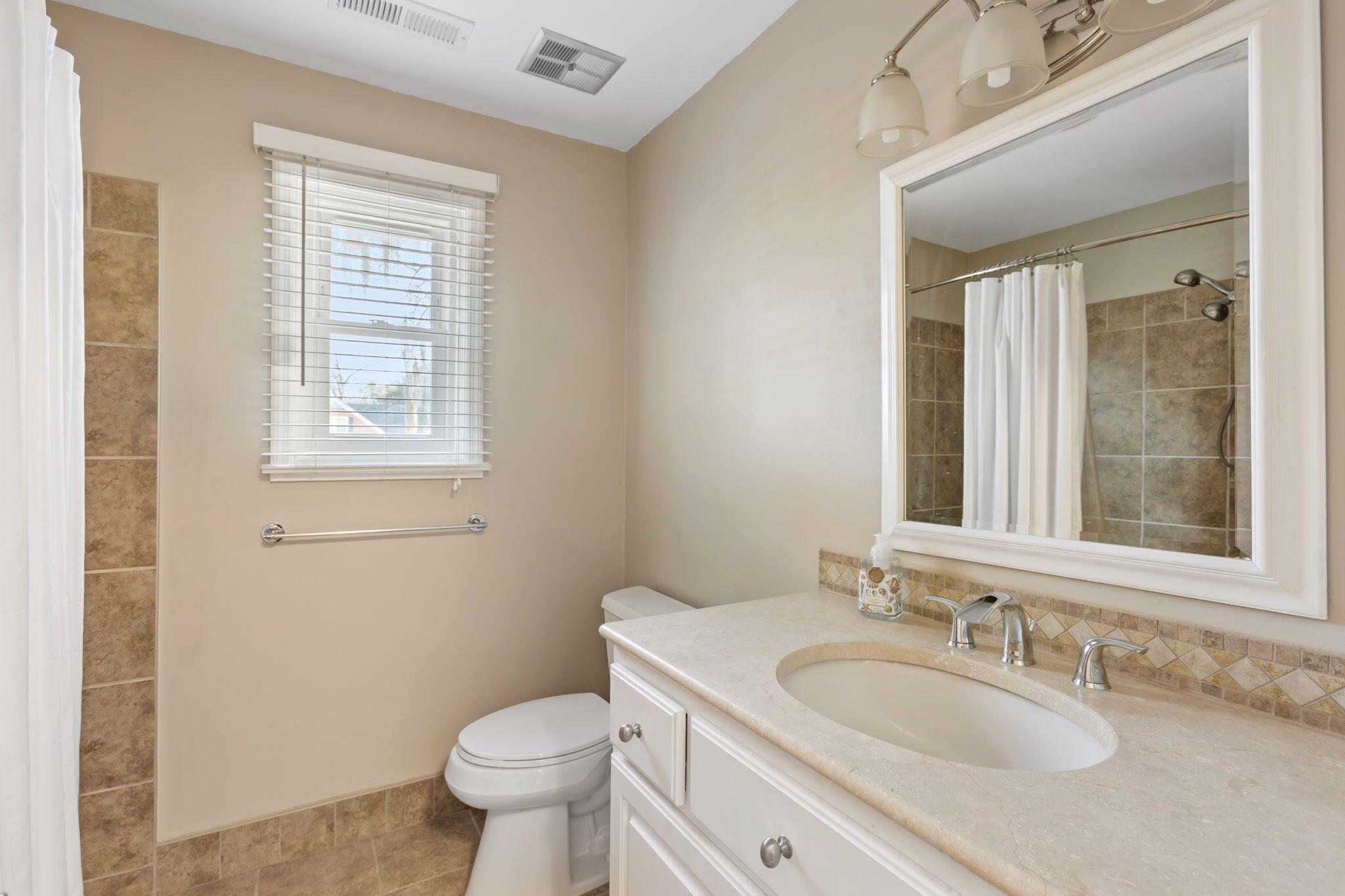 16 North Basilica Avenue Hanahan, SC 29410 - Photo 41 of 64 Guest bath