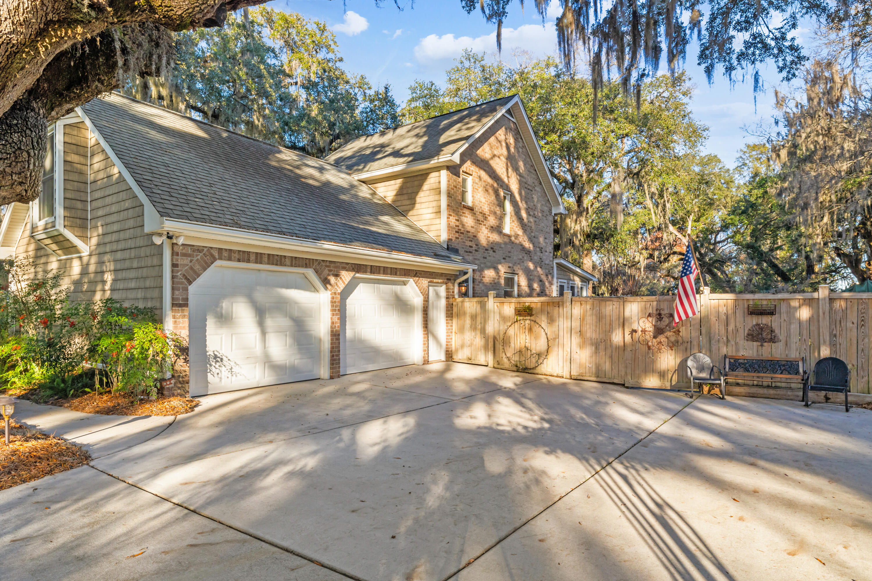 16 North Basilica Avenue Hanahan, SC 29410 - Photo 53 of 64 Side entry garage