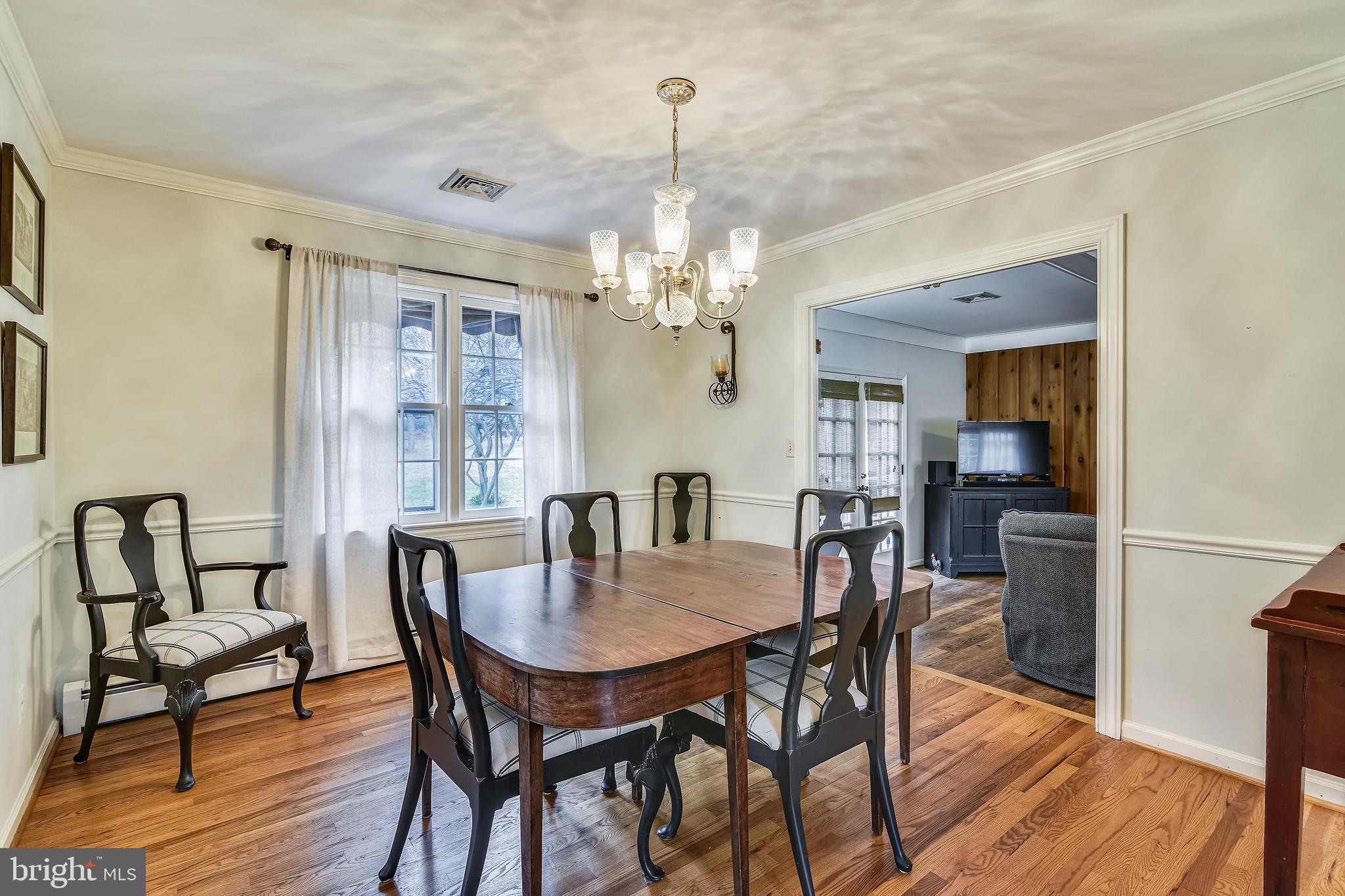 19366 Loudoun Orchard Road Leesburg, VA 20175 - Photo 13 of 40 DR with hardwood floors and detailed wood trim