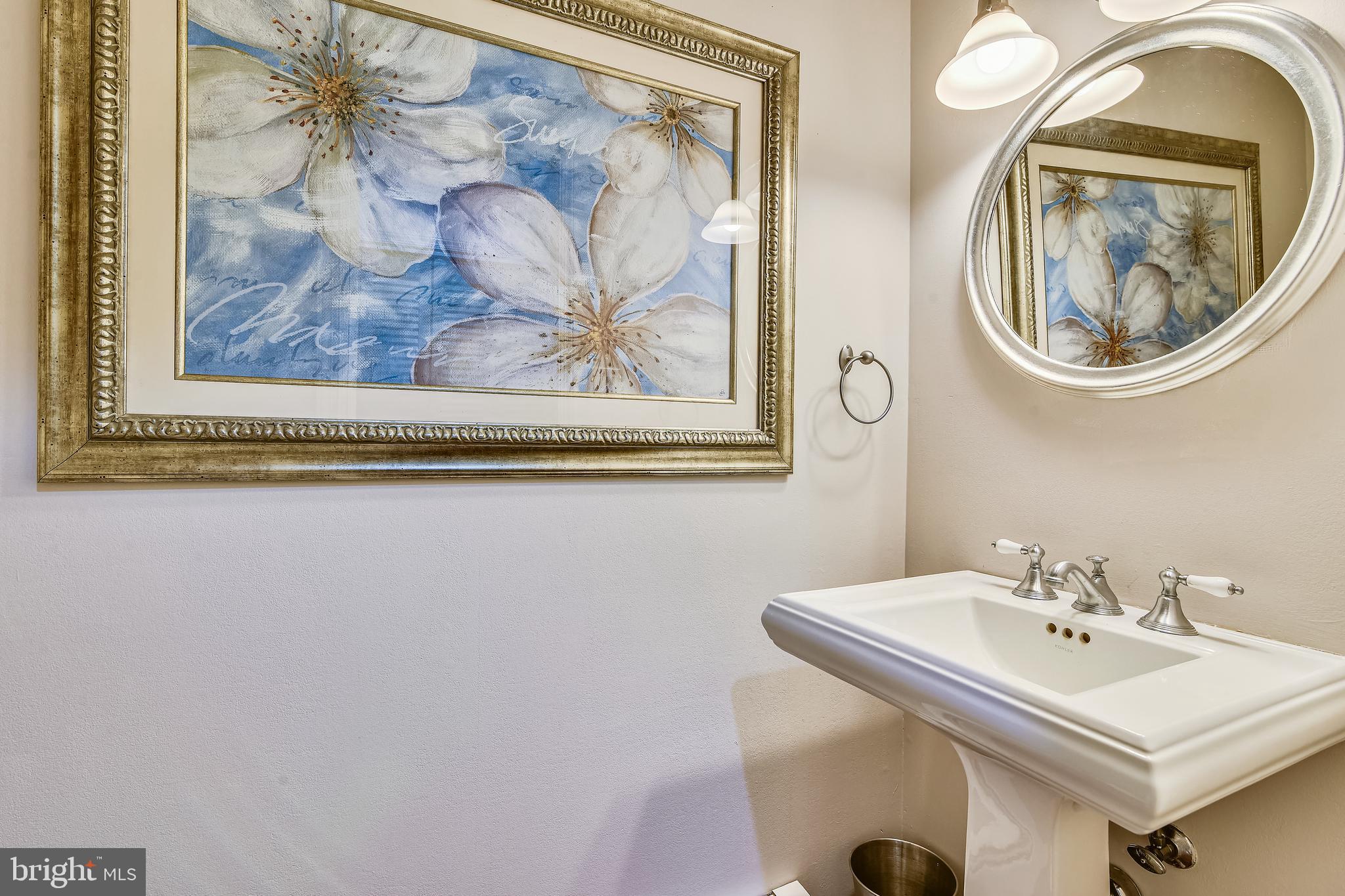 19366 Loudoun Orchard Road Leesburg, VA 20175 - Photo 16 of 40 Spacious half bath off of remodeled kitchen
