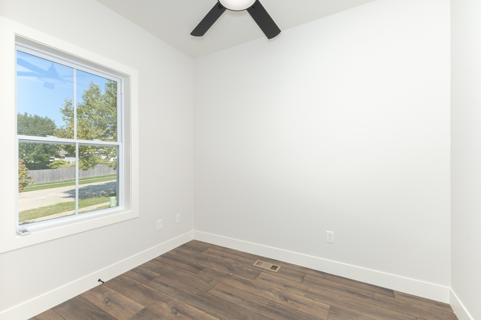 1613 Belclare Road Normal, IL 61761 - Photo 6 of 38