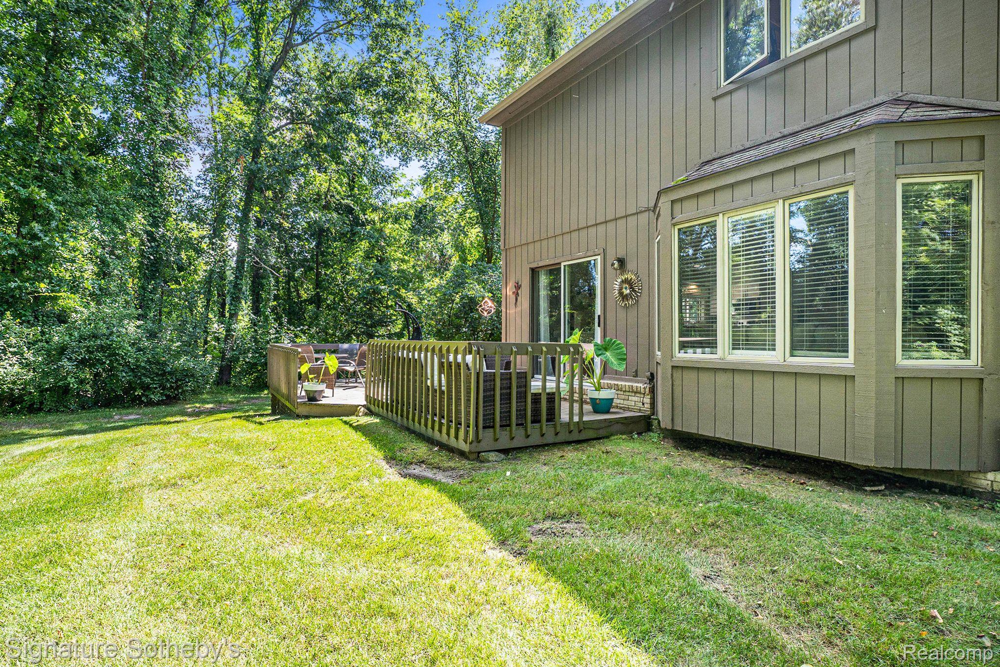 460 Woodstone Road Waterford, MI 48327 - Photo 22 of 27 Gallery Image 22