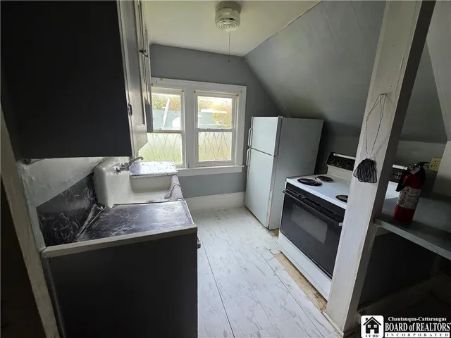 $800 | 329 Crossman Street, Jamestown, NY 14701