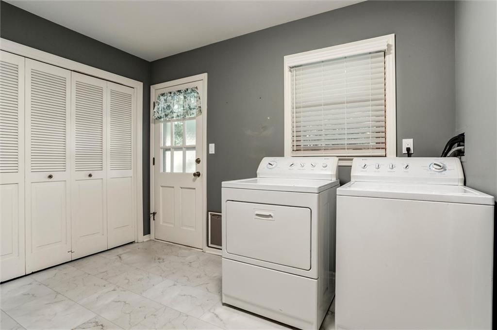 1016 South Stratford Road Olathe, KS 66062 - Photo 12 of 30