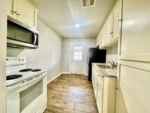 $1,500 | 6803 Bloom Drive, Houston, TX 77076