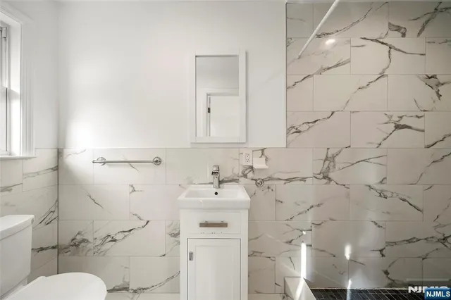 $998,000 | 1128 Abbott Boulevard, Fort Lee, NJ 07024