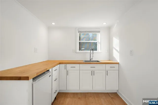 $998,000 | 1128 Abbott Boulevard, Fort Lee, NJ 07024