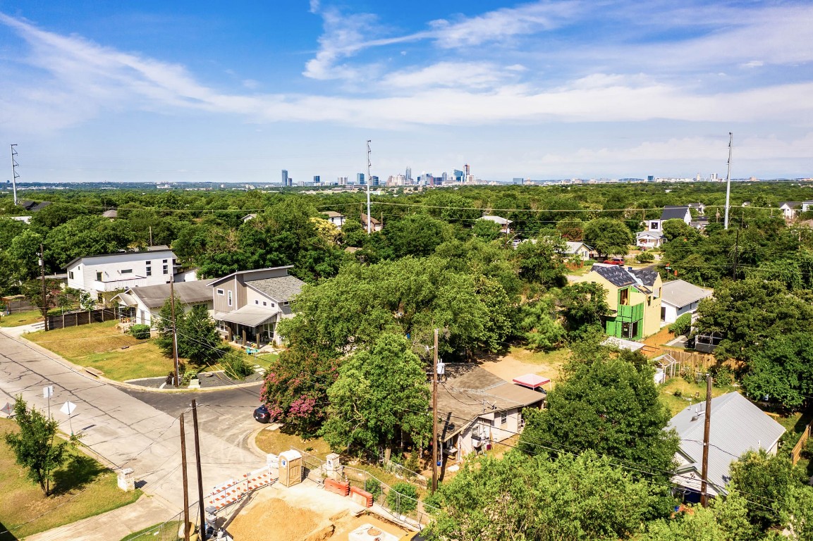 1144 Mason Avenue Austin, TX 78721 - Photo 22 of 37 a view of a houses with city view