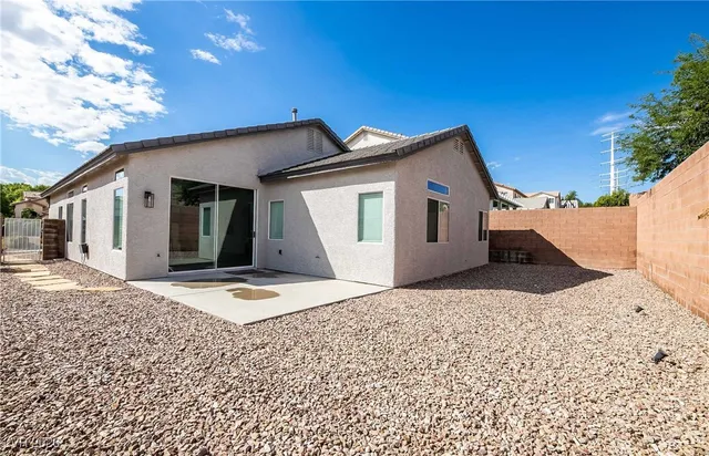 $2,120 | 2306 Reading Hills Avenue, Henderson, NV 89052