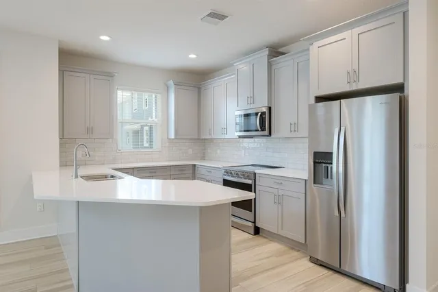 $4,450 | 410 Finn Way, Dunedin, FL 34698