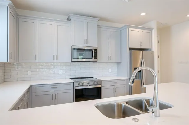 $4,450 | 410 Finn Way, Dunedin, FL 34698