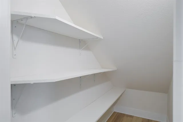 $4,450 | 410 Finn Way, Dunedin, FL 34698