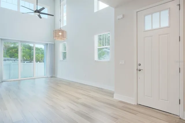 $4,450 | 410 Finn Way, Dunedin, FL 34698