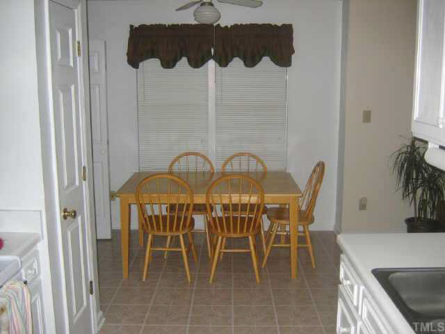 2104 Carthage Circle Raleigh, NC 27604 - Photo 3 of 4 Breakfast Area