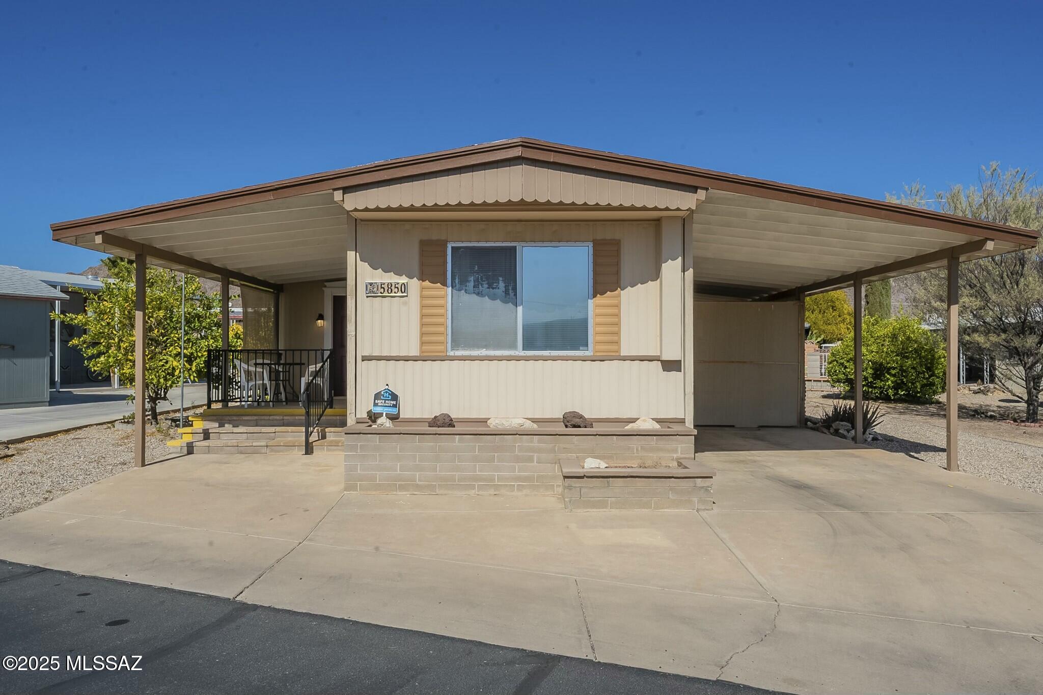 5850 West Box R Street Tucson, AZ 85713 - Photo 1 of 29 Great street appeal.