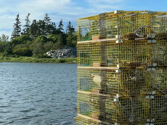 $729,000 | 129 East Boston Road, Vinalhaven, ME 04863