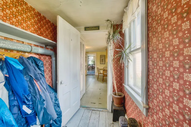 $729,000 | 129 East Boston Road, Vinalhaven, ME 04863