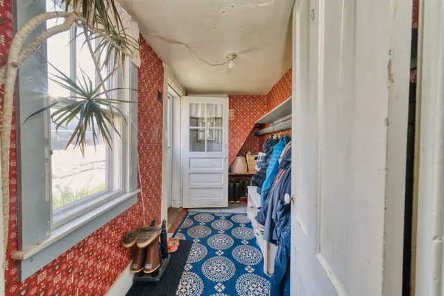 $729,000 | 129 East Boston Road, Vinalhaven, ME 04863