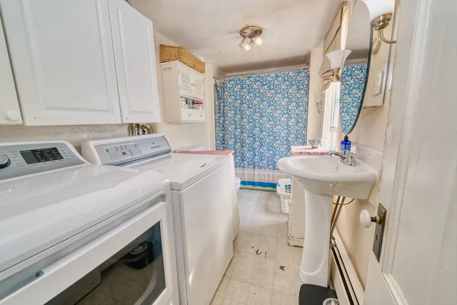 $729,000 | 129 East Boston Road, Vinalhaven, ME 04863