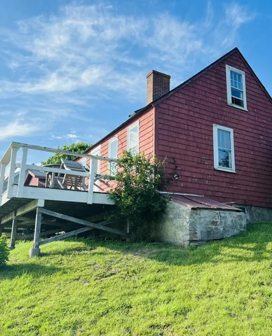 $729,000 | 129 East Boston Road, Vinalhaven, ME 04863