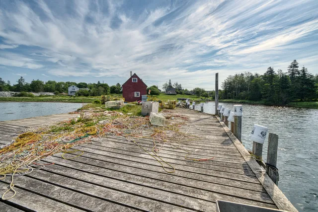 $729,000 | 129 East Boston Road, Vinalhaven, ME 04863