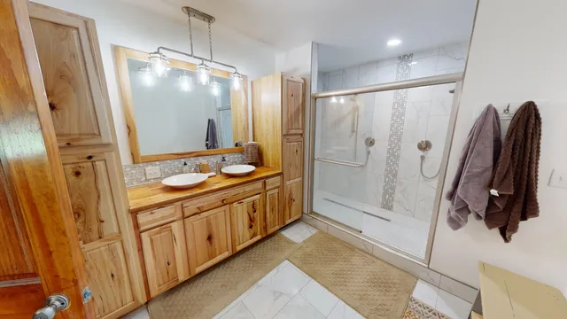 $950,000 | 26378 Drake Lane, Unit 26350, Henrietta, WI 53924