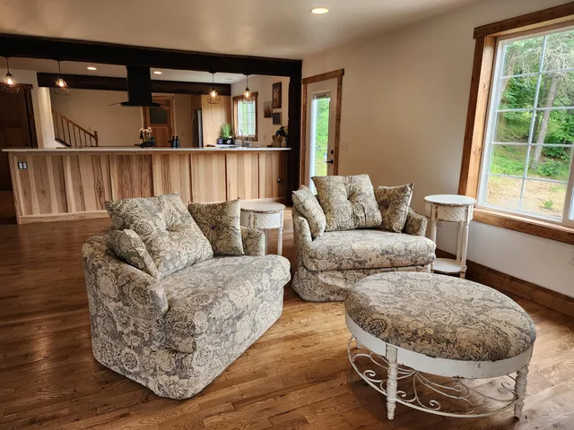 $950,000 | 26378 Drake Lane, Unit 26350, Henrietta, WI 53924