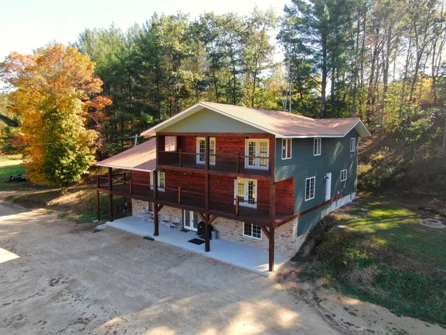 $950,000 | 26378 Drake Lane, Unit 26350, Henrietta, WI 53924