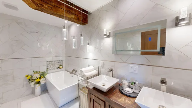 $950,000 | 26378 Drake Lane, Unit 26350, Henrietta, WI 53924