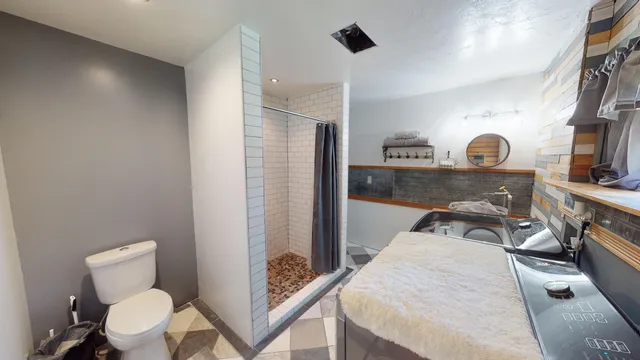 $950,000 | 26378 Drake Lane, Unit 26350, Henrietta, WI 53924