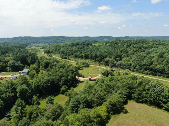 $950,000 | 26378 Drake Lane, Unit 26350, Henrietta, WI 53924