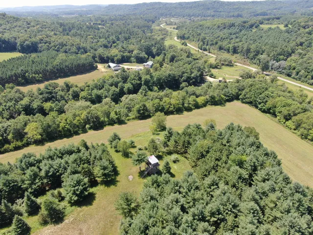 $950,000 | 26378 Drake Lane, Unit 26350, Henrietta, WI 53924