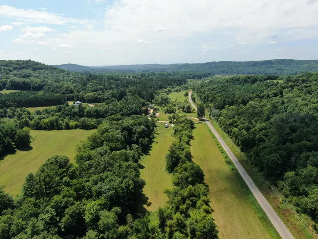 $950,000 | 26378 Drake Lane, Unit 26350, Henrietta, WI 53924